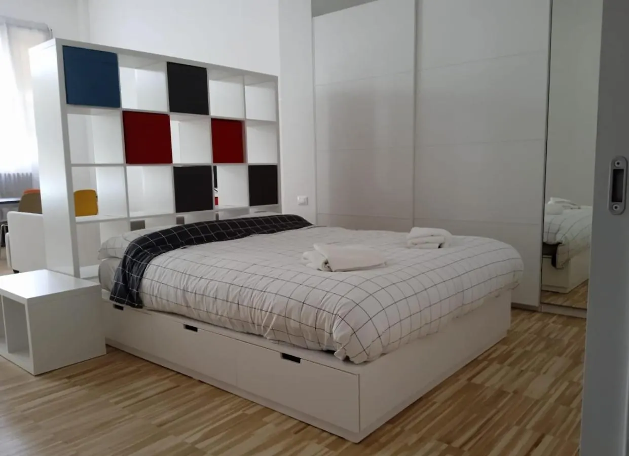 Open Space3 D'Apulia 11 Apartment Milan